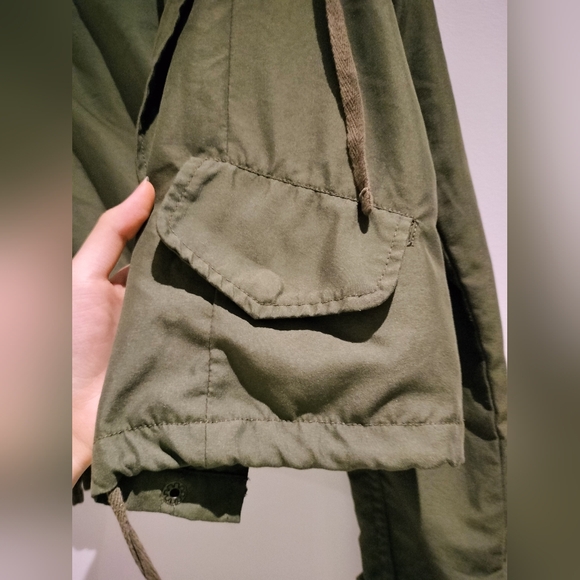 Light Zip Up Hooded Jacket - Picture 4 of 10